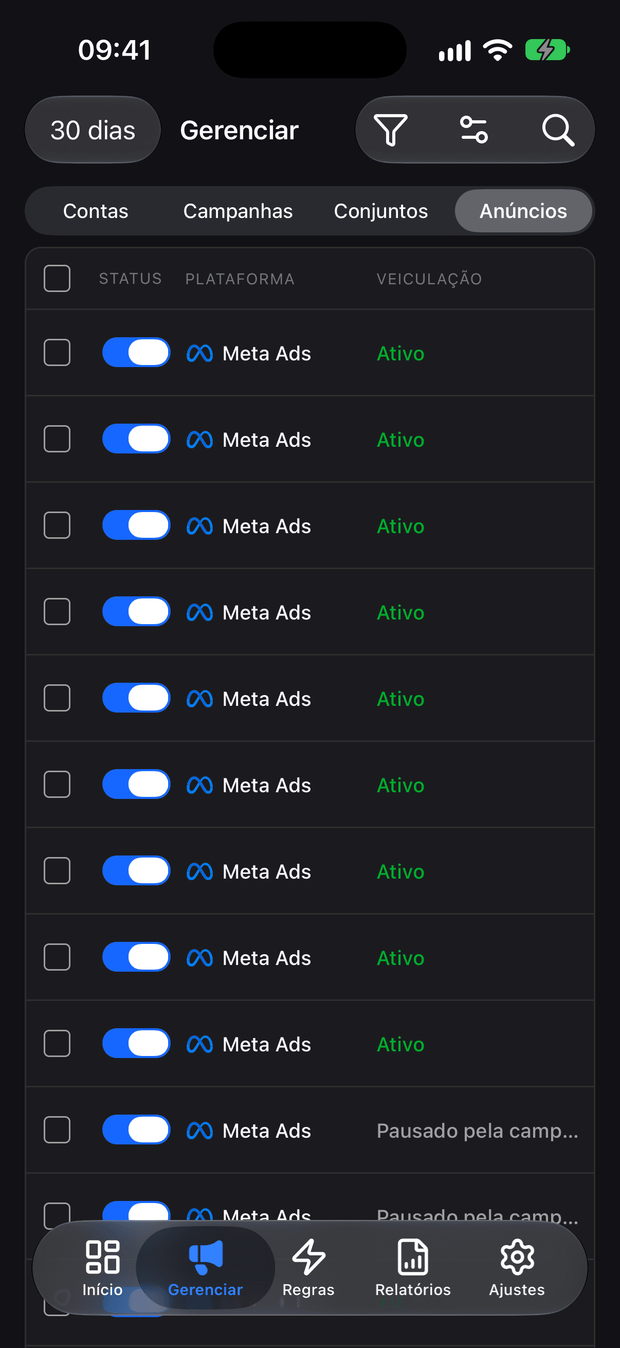 Gerenciador do app na aba Anúncios, com um interruptor para ligar e pausar cada anúncio